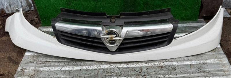 решетка радиатора Opel Vivaro A 2005, 623100252P - фото №1