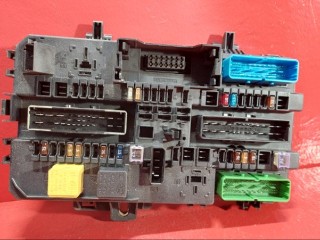 блок предохранителей Opel Astra H 2004, 1.4 л., Z 14 XEP, бензин, 13145014, 93191289