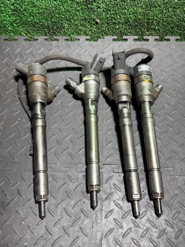 форсунка Hyundai Santa Fe 2 поколение (CM) 2005, 2.0 л., 3380027010 - фото №1