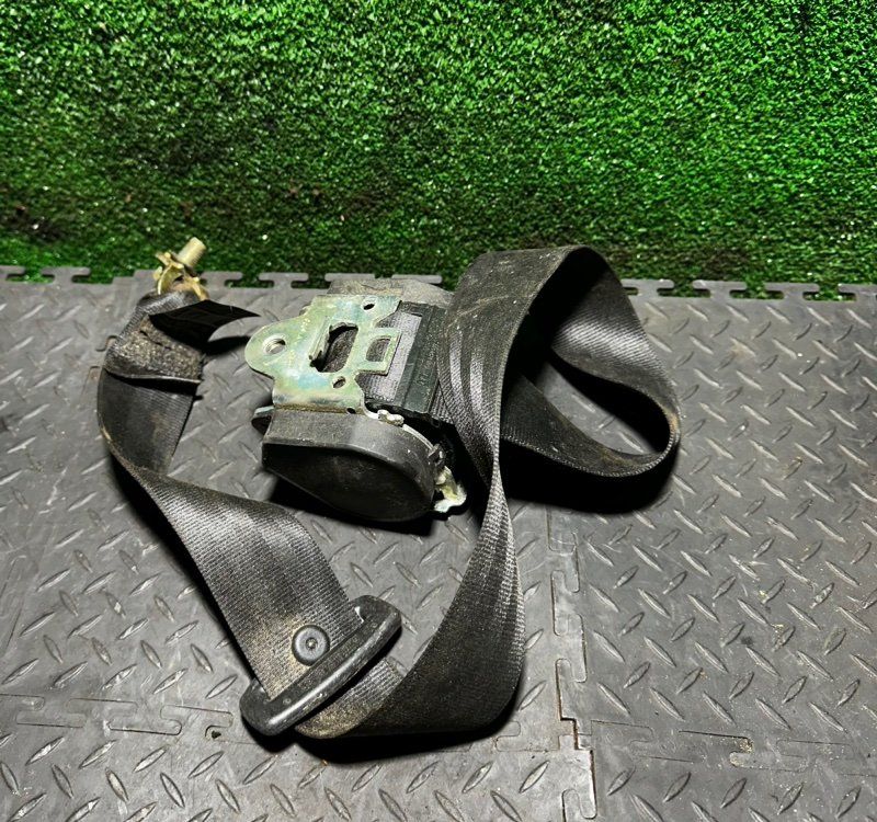 ремень безопасности Audi A6 4F/C6 2006, 2.0 л., 107855L117B - фото №1