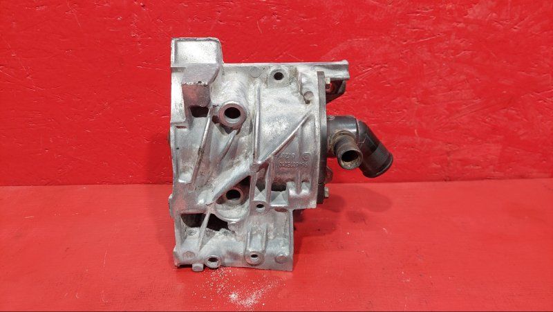 помпа Peugeot 207 1 поколение 2007, 1.4 л., KFU (ET3J4), бензин, 9646075210 - фото №1
