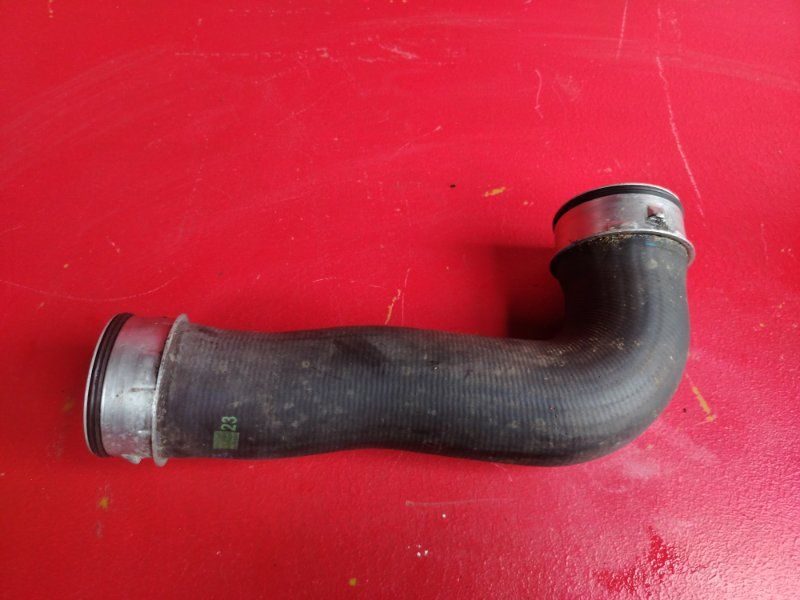 патрубок интеркулера Volkswagen Touran 1 поколение 2006, 1K0145834L - фото №1