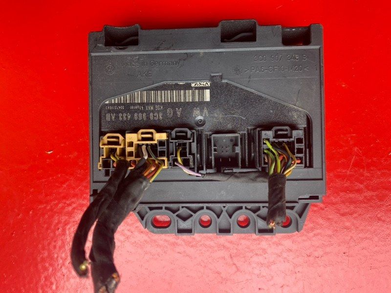 блок комфорта Volkswagen Passat B6 2006, 1.9 л., BXE, дизель, 3C0959433 - фото №1