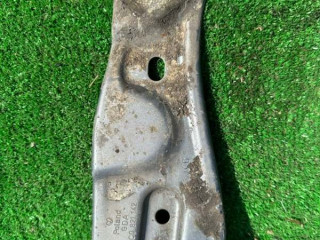крепление ( кронштейн ) крыла Volkswagen Passat B6 2007, 3C0821142