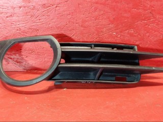 заглушка (решетка) в бампер Audi A3 8P 2005, 2.0 л., BKD, дизель, 8P3807682A