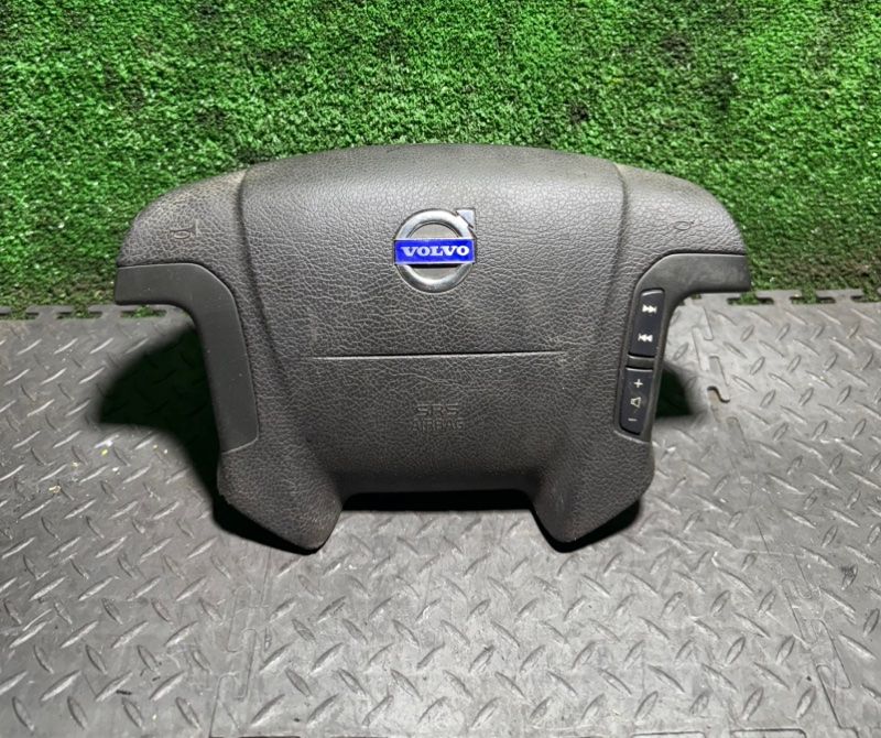 подушка безопасности водителя Volvo XC70 1 поколение 2004, 8686272 - фото №1