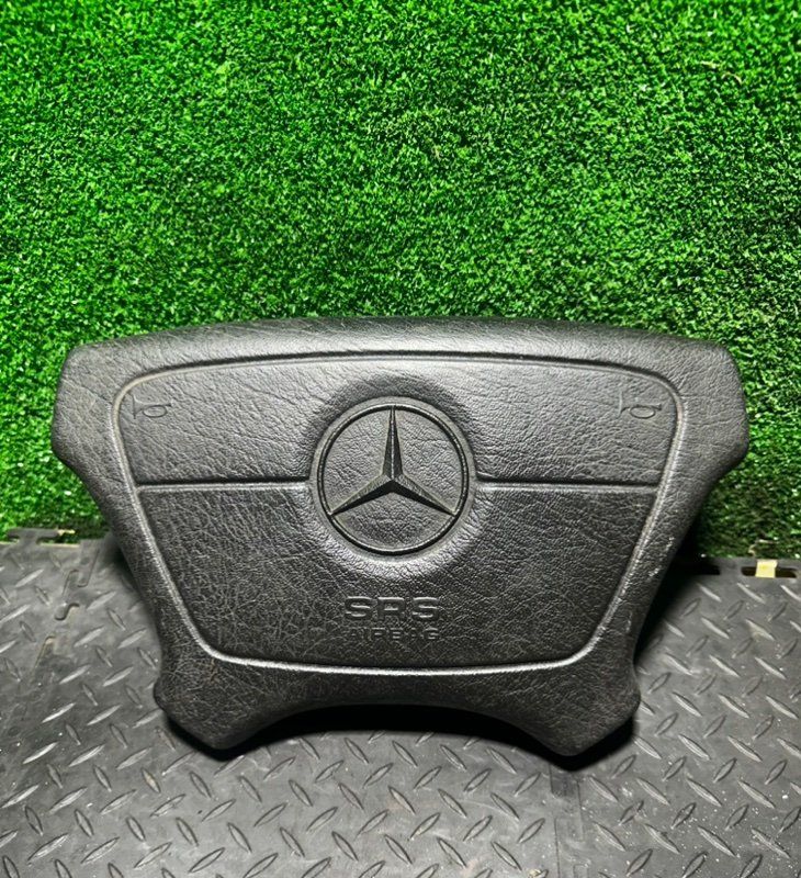 подушка безопасности водителя Mercedes-Benz E-Класс W210/S210 1998 - фото №1
