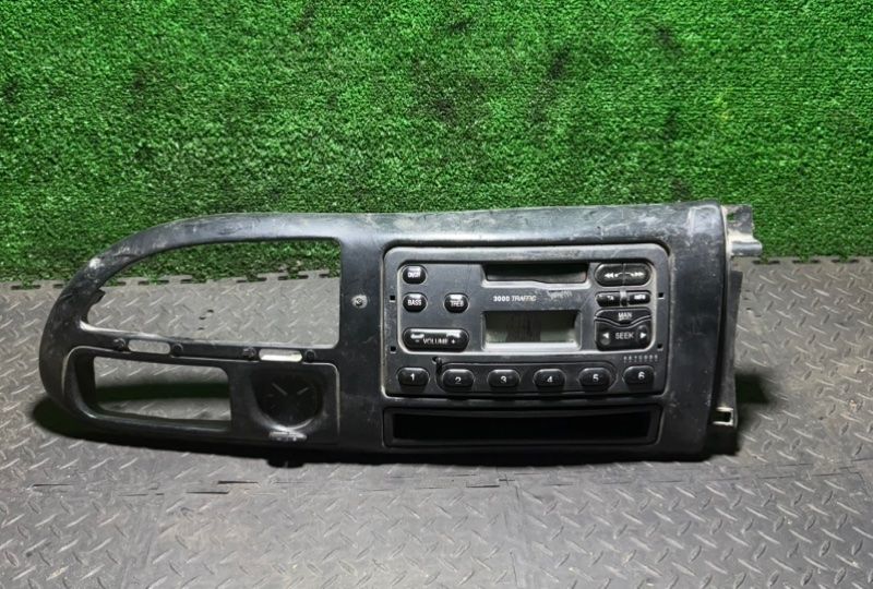 магнитола Ford Transit 5 поколение 1999, 2.5 л., 97VB18C865AA - фото №1