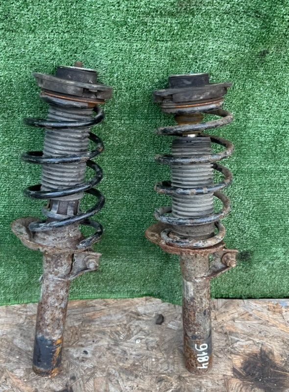 стойка передняя левая Volkswagen Passat B6 2008, 3C0413031AC - фото №1