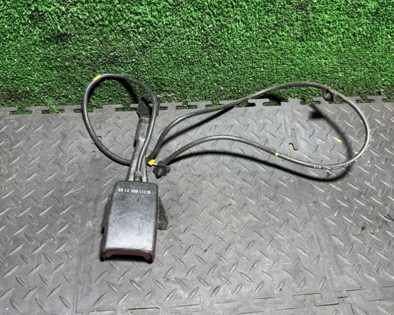 замок ремня безопасности Mercedes-Benz E-Класс W211/S211 2004, 2.2 л., 2118602169 - фото №1