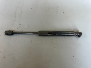 амортизатор капота Mini Cooper 3 поколение F56 2015, 1.5 л., бензин, АКПП, b22, передний привод, 51237300567, 7300567