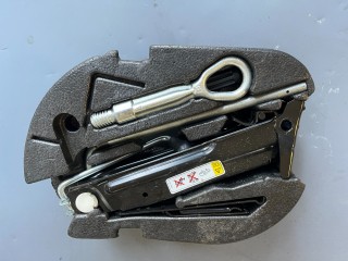 домкрат Mini Cooper 3 поколение F56 2015, 1.5 л., бензин, АКПП, b22, передний привод, 71111179629, 1179629, 72157953893, 7953893, 71106857371, 6857371, 71121501930, 1501930, 71126779731, 6779731