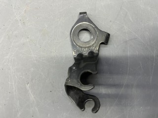 держатель тормозного шланга Mini Cooper 3 поколение F55 2016, 1.5 л., бензин, МКПП, 850, хетчбэк 5 дв., передний привод, 34526865028, 6865028