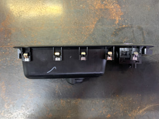 кнопка стеклоподъемника двери задней Mini Countryman 2 поколение F60 2017, 1.5 л., B36 A15 A, бензин, АКПП, c2m, хетчбэк 5 дв., передний привод, 51427363003, 7363003, 9354866, 61319354866, 51417910884, 7910884