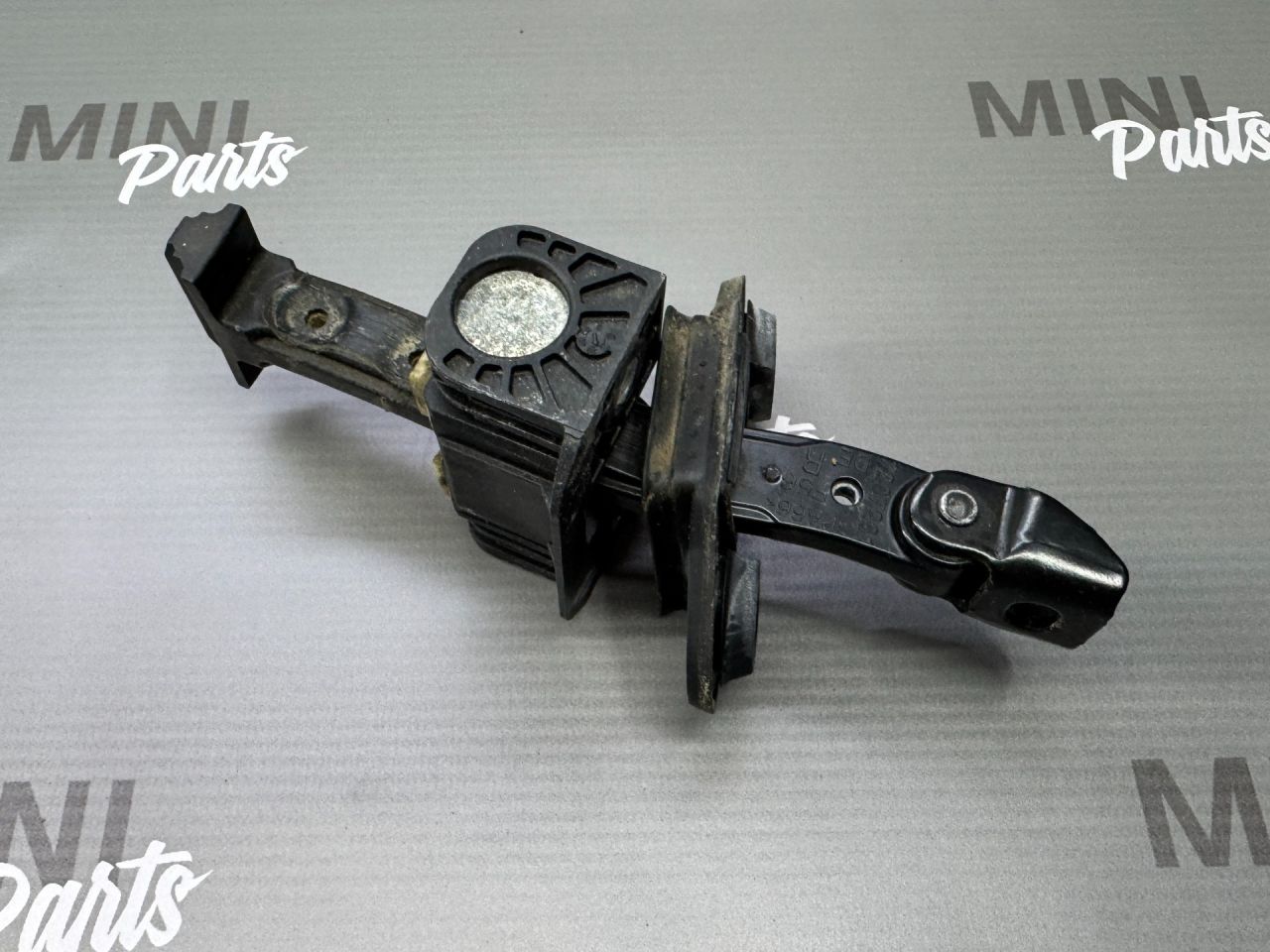 ограничитель открывания двери Mini Cooper 3 поколение F56 2015, 1.5 л., бензин, АКПП, b22, передний привод, 51217297261, 7297261 - фото №1