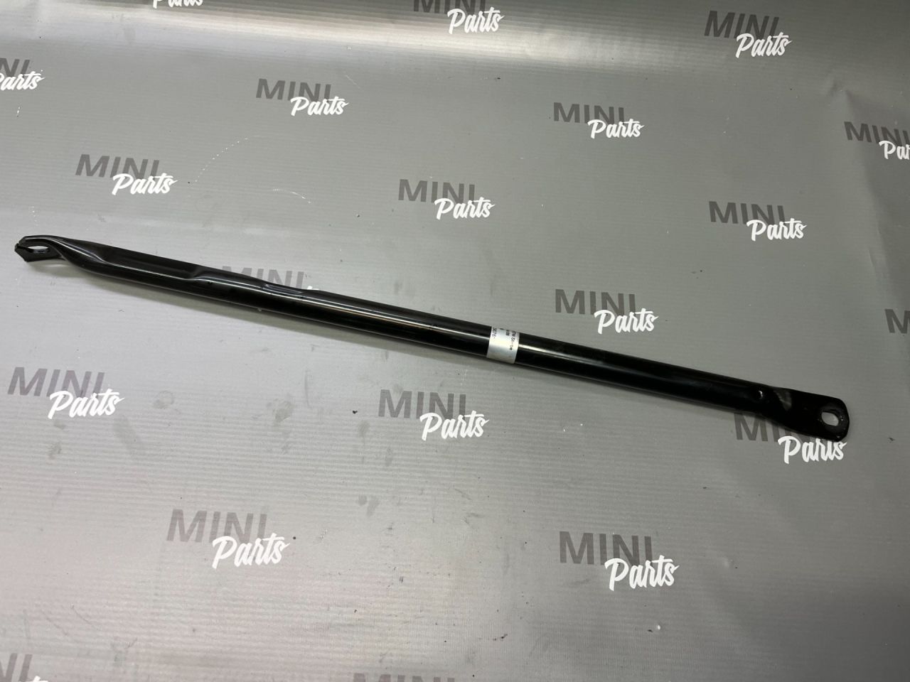 Распорка (растяжка) телевизора Mini Clubman 2 поколение (F54) F54 2017, 1.5 л., бензин, МКПП, c2b, полный привод, 51617327754, 7327754 - фото №1