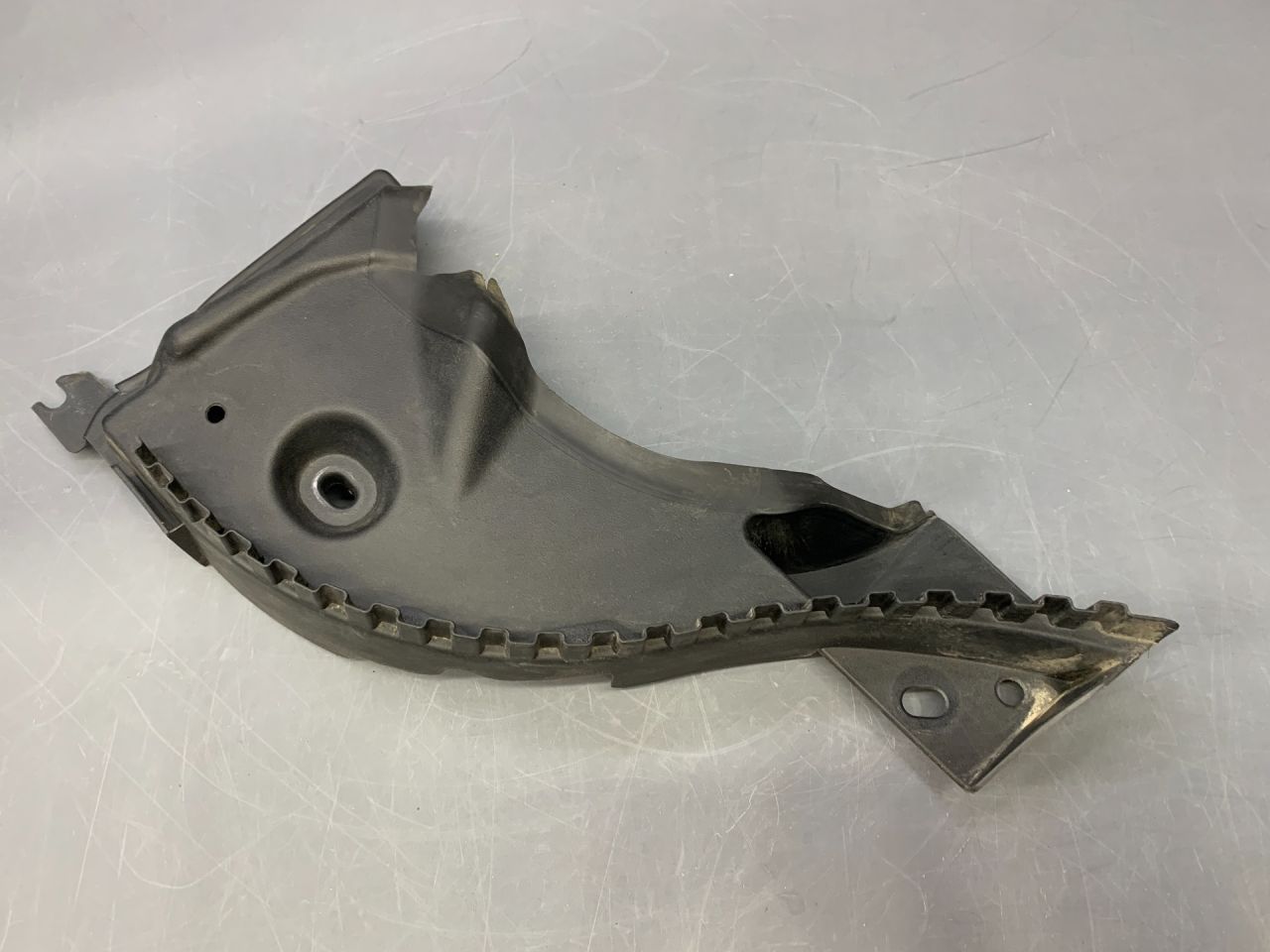 планка под капот Mini Clubman 2 поколение (F54) F54 2017, 1.5 л., бензин, МКПП, c2b, полный привод, 51767351352, 7351352 - фото №1