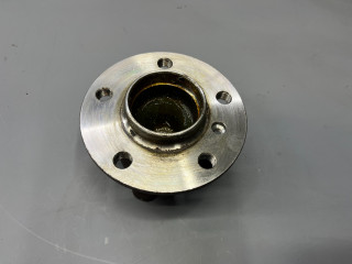 ступица задняя Mini Countryman 2 поколение F60 2017, 1.5 л., B36 A15 A, бензин, АКПП, c2m, хетчбэк 5 дв., передний привод, 33416858086, 6858086, 33416859547, 6859547, 33406887548, 6887548