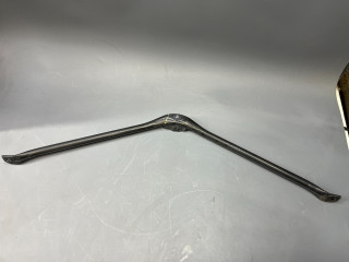 кронштейн передней панели (телевизора) верхнего Mini Cooper S 3 поколение F55 2016, 2.0 л., B46 A20 A, бензин, АКПП, b49, хетчбэк 5 дв., передний привод, 51647435402, 7435402