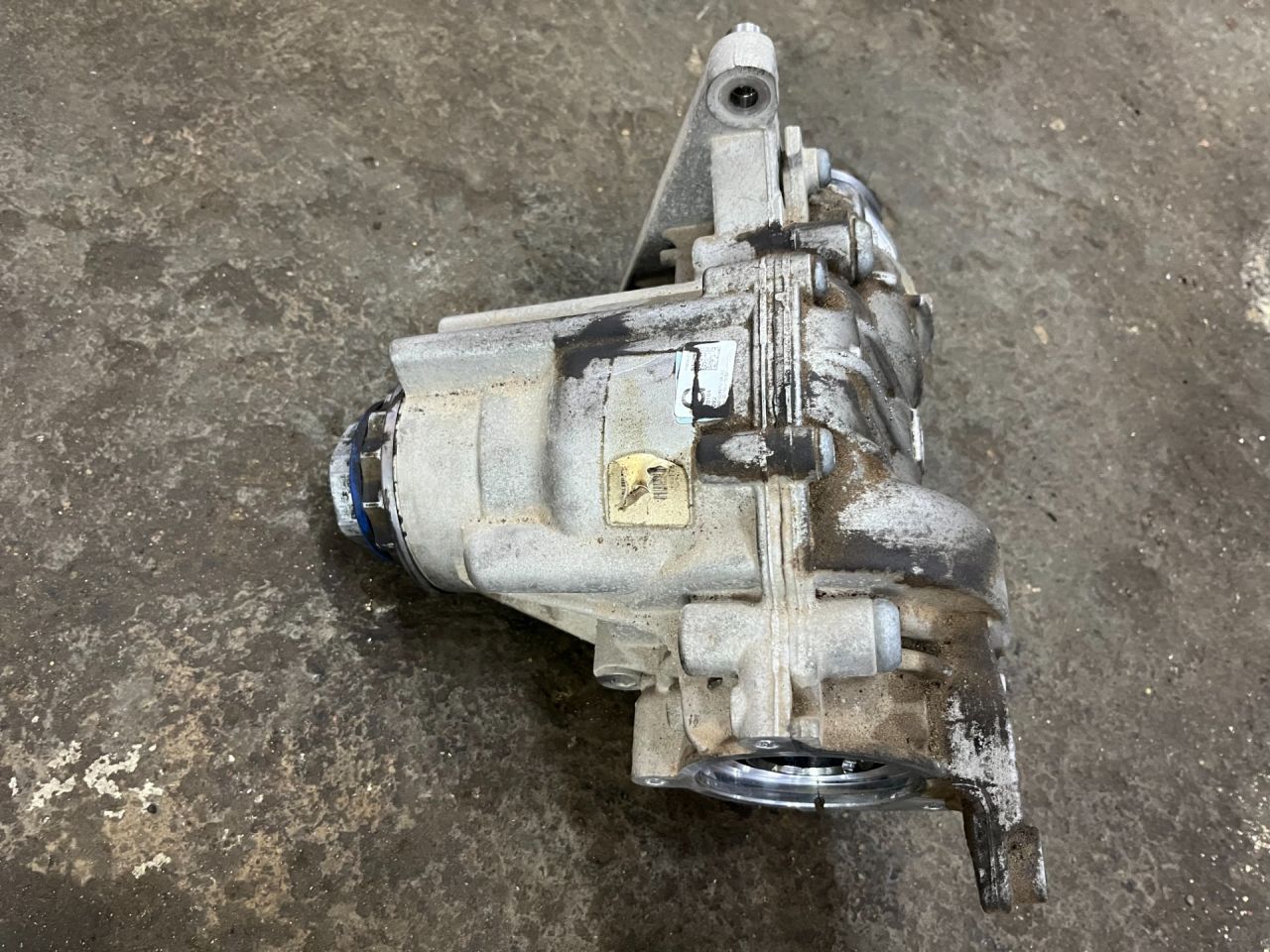 раздаточная коробка Mini Clubman 2 поколение (F54) F54 2017, 1.5 л., бензин, МКПП, c2b, полный привод, 27107646871, 7646871 - фото №1