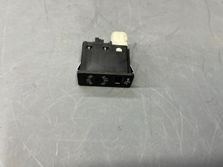 разъем AUX / USB Mini Cooper S 3 поколение F55 2016, 2.0 л., B46 A20 A, бензин, АКПП, b49, хетчбэк 5 дв., передний привод, 84109266607, 9266607