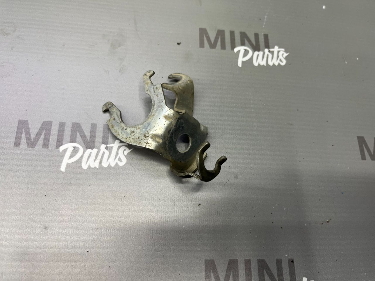 кронштейн (крепление) Mini Clubman 2 поколение (F54) F54 2017, 1.5 л., бензин, МКПП, c2b, полный привод, 34306854968, 6854968 - фото №1