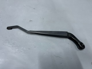 щеткодержатель (поводок стеклоочистителя, дворник) Mini Cooper 3 поколение F56 2015, 1.5 л., бензин, АКПП, b22, передний привод, 61617335475, 7335475