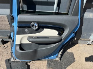 обшивка двери задняя правая Mini Clubman 2 поколение (F54) F54 2017, 1.5 л., бензин, МКПП, c2b, полный привод, 51427463410, 7463410