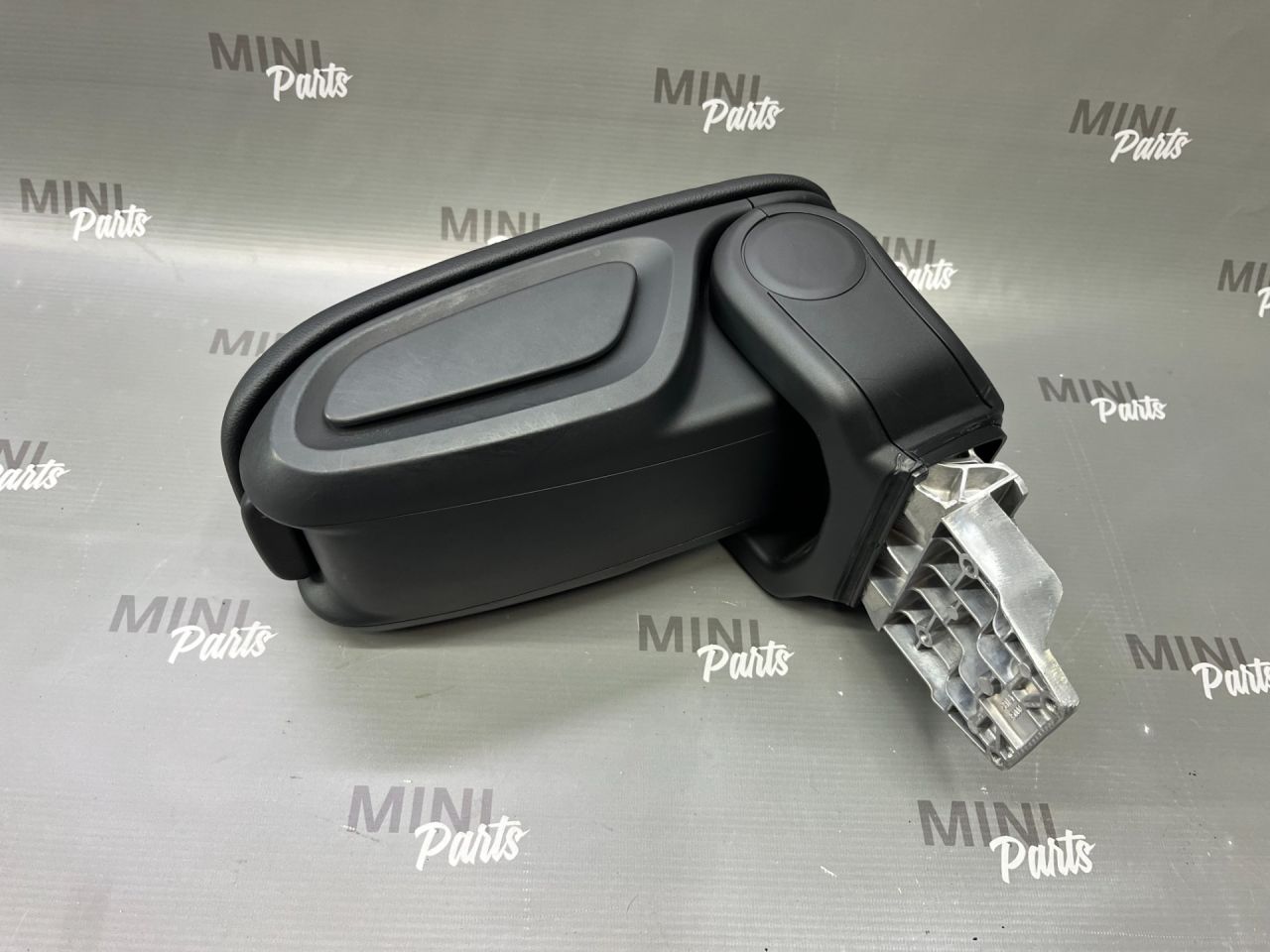 подлокотник Mini Countryman 2 поколение 2017, бензин, АКПП, a94, передний привод, 51169332831, 9332831 - фото №1