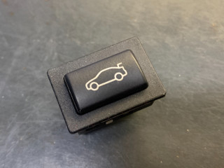 кнопка открытия багажника Mini Cooper S 3 поколение F55 2016, 2.0 л., B46 A20 A, бензин, АКПП, b49, хетчбэк 5 дв., передний привод, 61319200316, 9200316