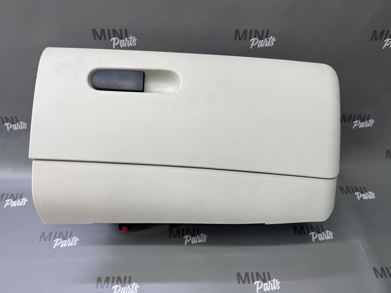 бардачок Mini Clubman 2 поколение (F54) F54 2017, 1.5 л., бензин, МКПП, c2b, полный привод, 51169365413, 9365413 - фото №1
