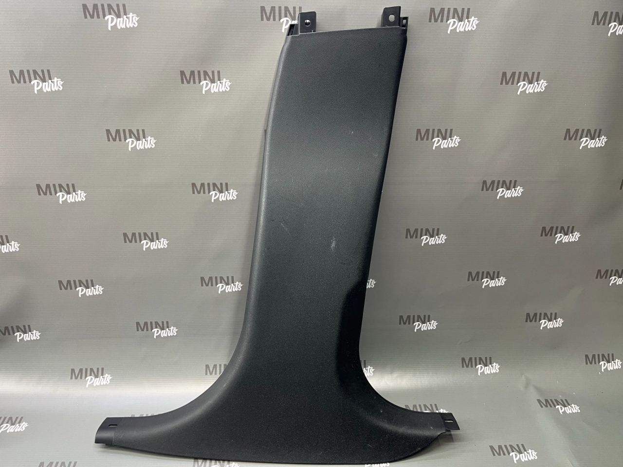 обшивка стойки центральной правой Mini Clubman 2 поколение (F54) F54 2017, 1.5 л., бензин, МКПП, c2b, полный привод, 51437392292, 7392292, 51437349250, 7349250 - фото №1