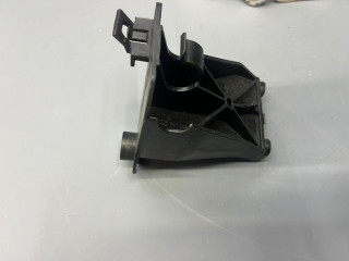 кронштейн (крепление) Mini Countryman 2 поколение F60 2017, 1.5 л., B36 A15 A, бензин, АКПП, c2m, хетчбэк 5 дв., передний привод, 61139306904, 9306904