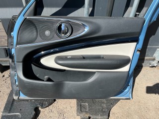 обшивка двери передняя правая Mini Clubman 2 поколение (F54) F54 2017, 1.5 л., бензин, МКПП, c2b, полный привод, 51417463072, 7463072