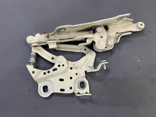 петля капота левая Mini Cooper 3 поколение F55 2016, 1.5 л., бензин, МКПП, 850, хетчбэк 5 дв., передний привод, 41007370301, 7370301, 41619635067, 9635067, 7300565
