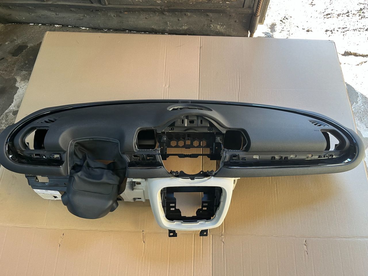 панель передняя салона (торпедо) Mini Clubman 2 поколение (F54) F54 2017, 1.5 л., бензин, МКПП, c2b, полный привод, 51459382310, 9382310, 72129302309, 9302309 - фото №1