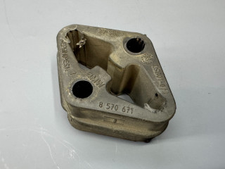 кронштейн глушителя Mini Cooper 3 поколение [рестайлинг] F55 2020, 1.5 л., B36 A15 A, бензин, АКПП, b71, хетчбэк 5 дв., передний привод, 18208570671, 8570671