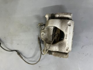 суппорт передний левый Mini Cooper 3 поколение F55 2016, 1.5 л., бензин, МКПП, 850, хетчбэк 5 дв., передний привод, 34116860261, 6860261, 34116868779, 6868779