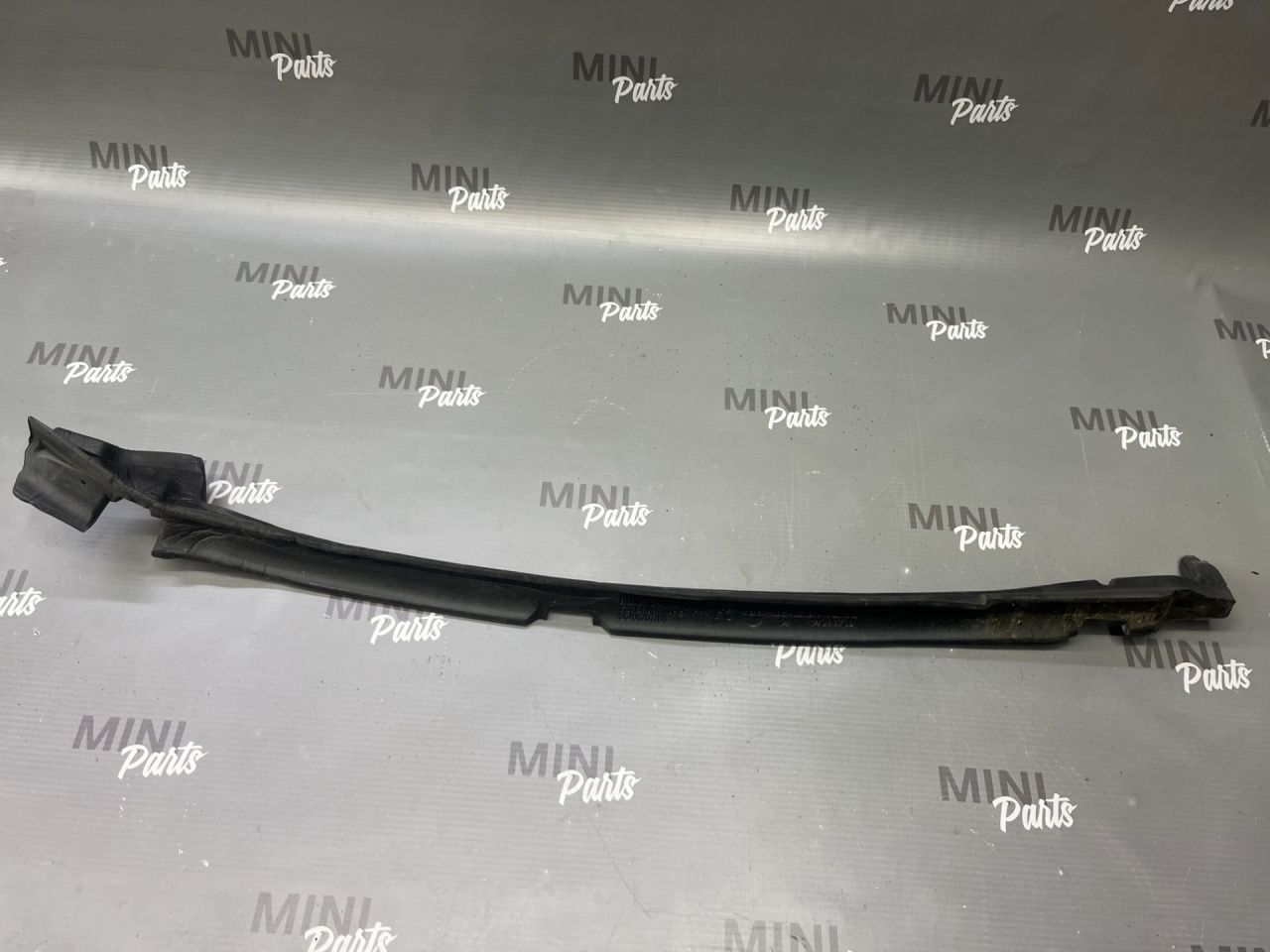 уплотнитель Mini Countryman 2 поколение 2017, бензин, АКПП, a94, передний привод, 51487375860, 7375860 - фото №1