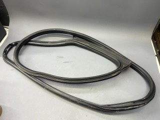 уплотнитель двери Mini Cooper 3 поколение F56 2015, 1.5 л., бензин, АКПП, b22, передний привод, 51355A505D2, 5A505D2, 51767408450, 7408450, 51765A4CF94, 5A4CF94