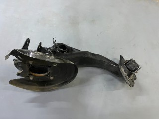 кулак задний правый Mini Cooper 3 поколение F55 2016, 1.5 л., бензин, МКПП, 850, хетчбэк 5 дв., передний привод, 33308842878, 8842878, 33308854116, 8854116, 33326851576, 6851576