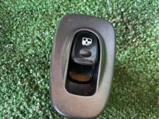 кнопка стеклоподъемника двери Hyundai Accent 2 поколение (LC) 2011, 1.5 л., бензин, МКПП, седан
