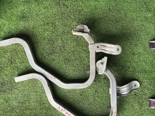петля крышки багажника Renault Logan 1 поколение (2004 - 2009)