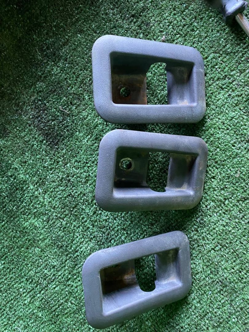 накладка на ручку Mercedes-Benz A-Класс W168 W168.031 1998, 1.4 л., M 166.940, бензин, МКПП - фото №1