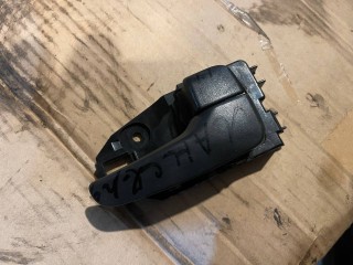 ручка внутренняя передняя правая Mitsubishi Lancer 9 поколение (2003 - 2010)