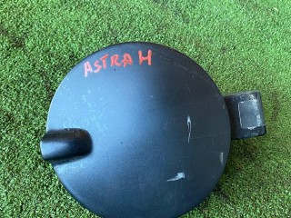 лючок топливного бака Opel Astra H (2004 - 2007), 1.8 л., Z 18 XER, бензин, МКПП, 13111596