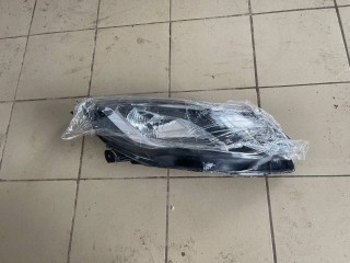 фара правая Kia Rio 3 поколение (2011 - 2015), 921024X500
