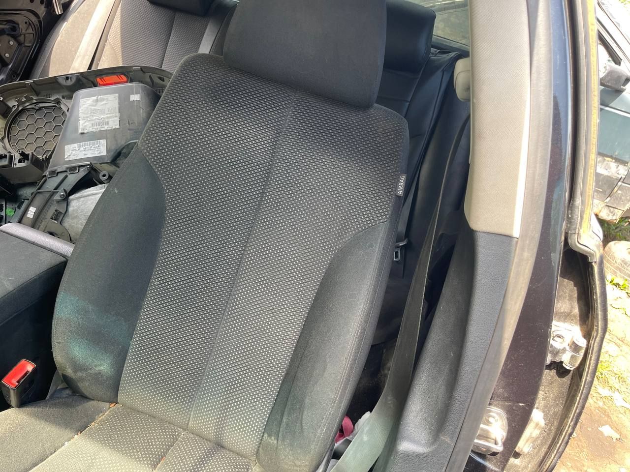 сиденье переднее Volkswagen Passat B6 2008, 1.8 л., BZB, бензин, МКПП, черный, седан, передний привод - фото №1