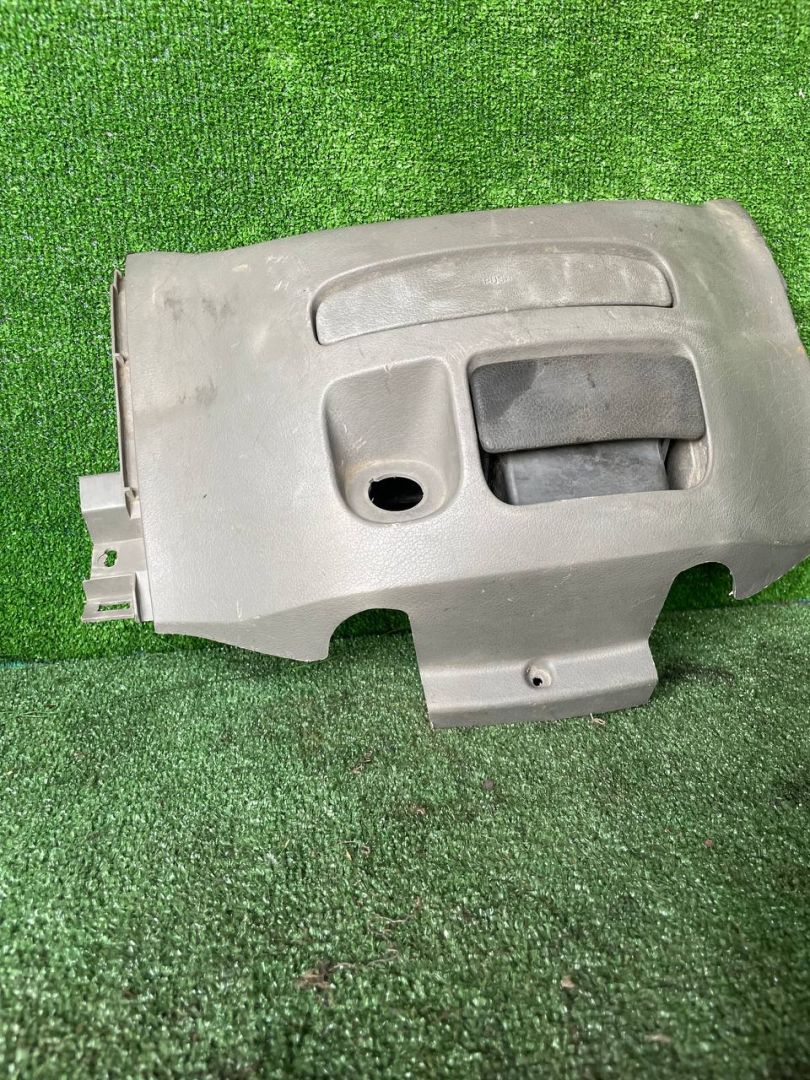 Декоративная накладка центральной консоли Toyota Hiace H100 KZH106W (1989 - 2004), 3.0 л., 1KZ-T, дизель, АКПП, микроавтобус, правый руль - фото №1