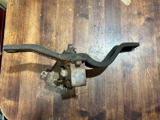 кронштейн раздаточной коробки Chevrolet Niva 1 поколение 2008, 1.7 л., бензин, МКПП